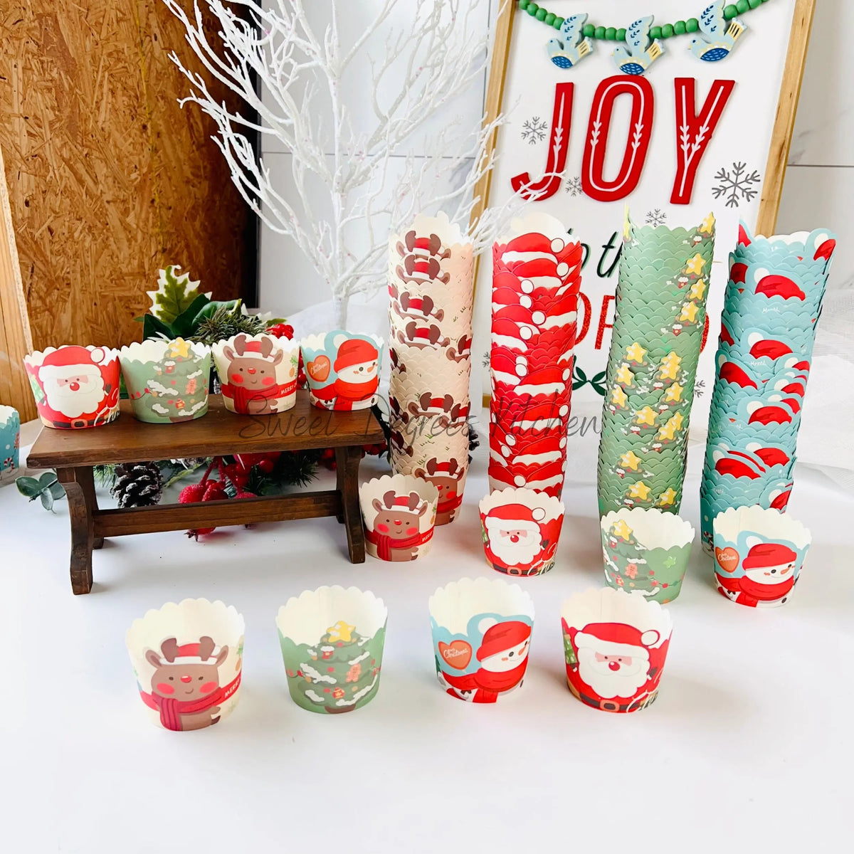 Christmas Holiday Cupcake and Muffin Baking Liners 50 PCs Sweet Degrees Kitchen