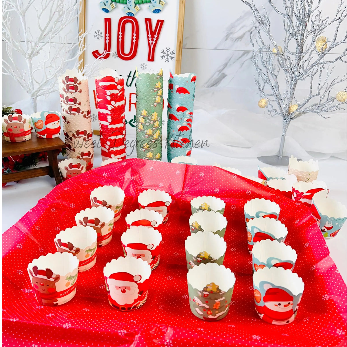 Christmas Holiday Cupcake and Muffin Baking Liners 50 PCs Sweet Degrees Kitchen
