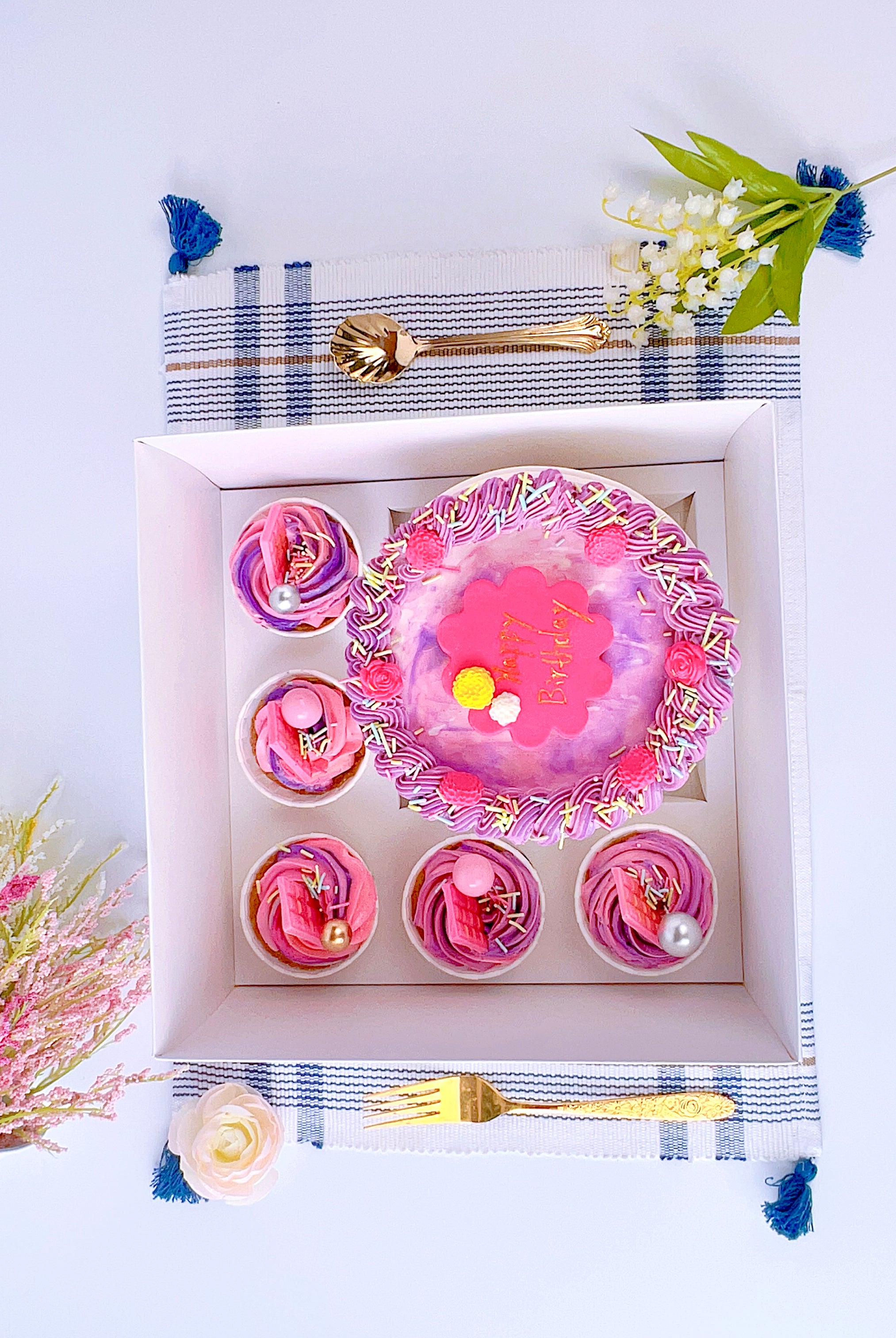 mini cake and cupcake bento box