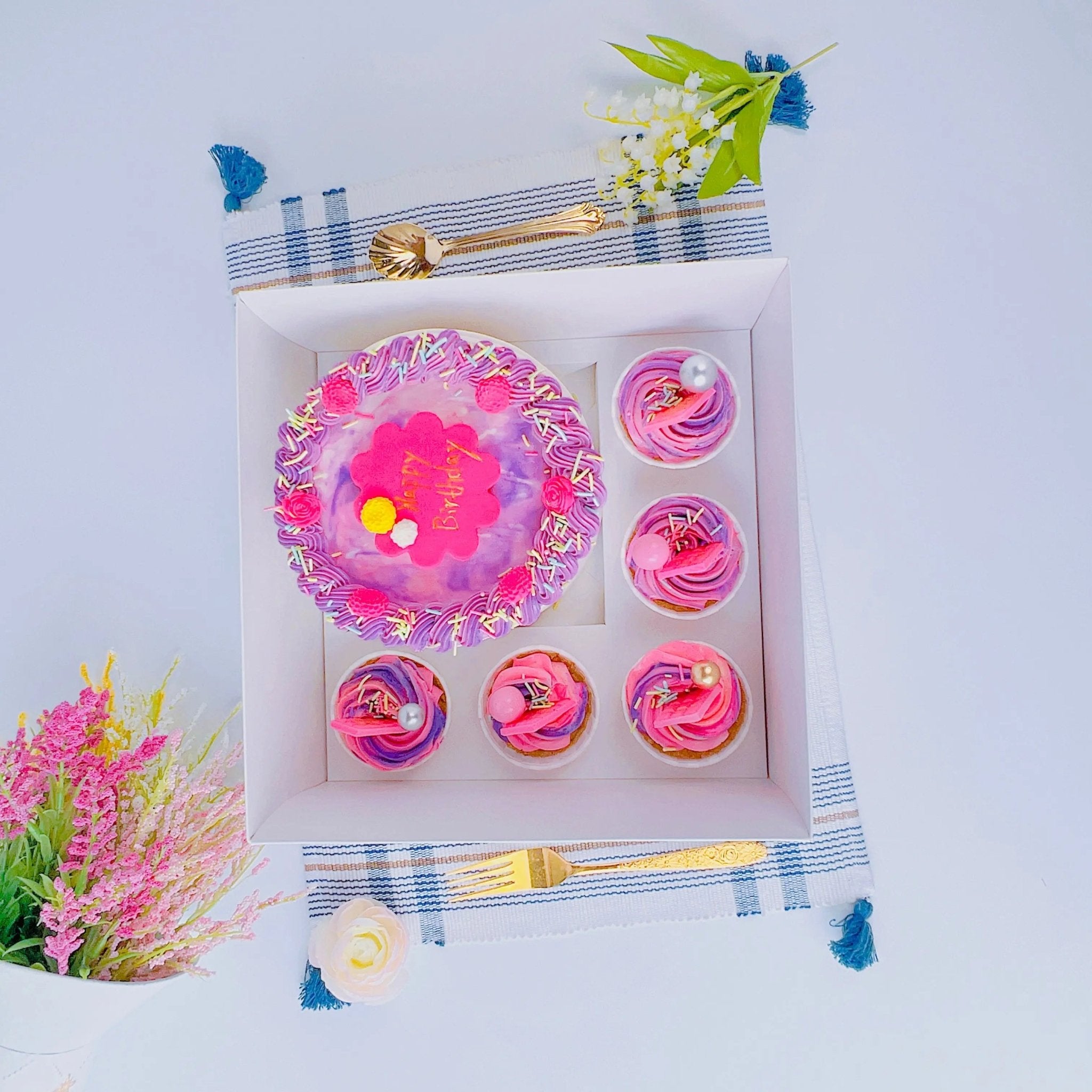 Cake and Cupcake Bento Box Clear Lid 1 Cake and 5 Cupcakes - cakecupake5 Cupcake boxes