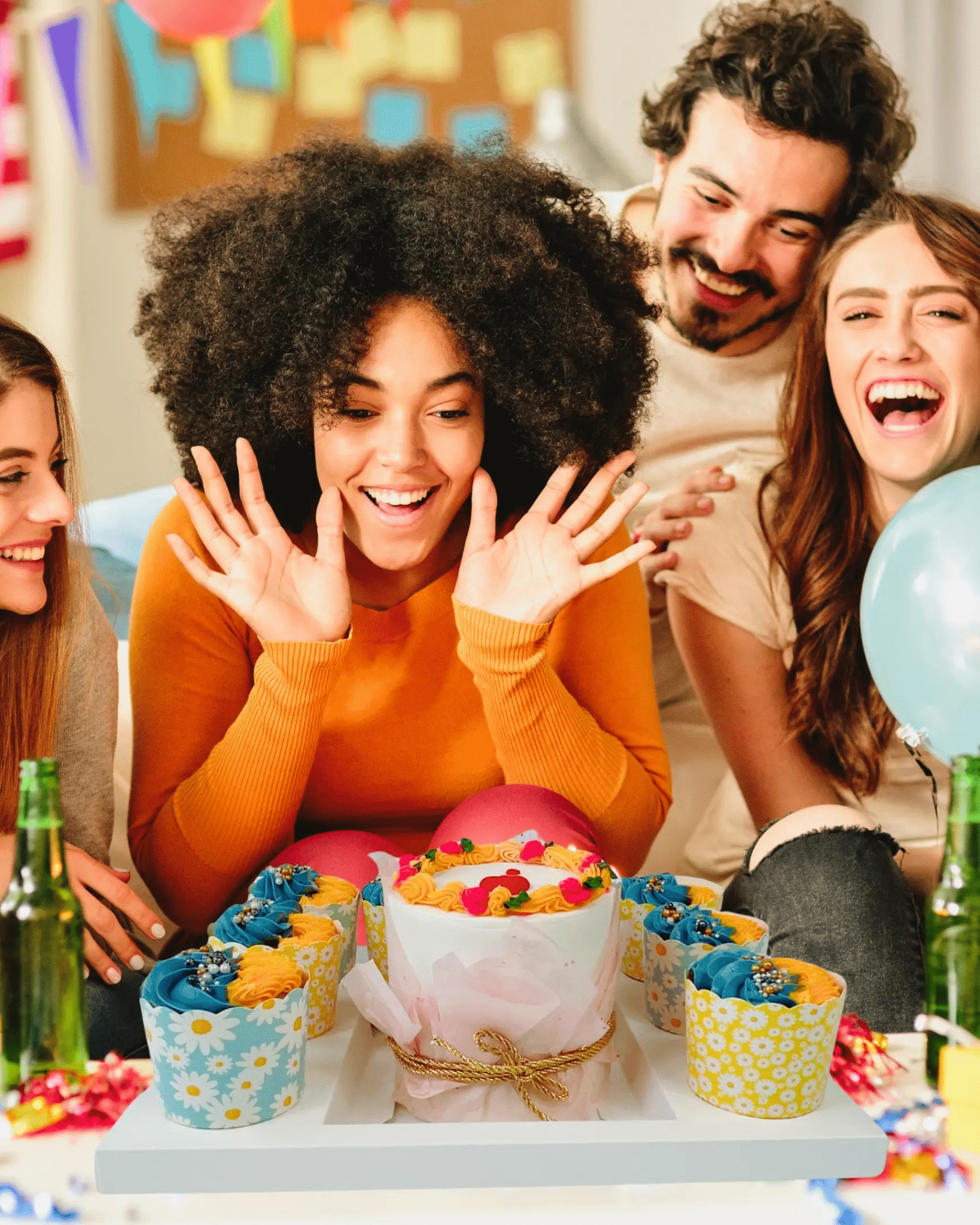 Mini Cake and Cupcakes Bento Boxes With Clear Lid and 8 Cupcake Holes - Sweet Degrees Kitchen