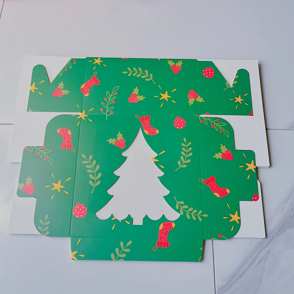 Green Christmas Desserts Cupcake Gift Boxes with Christmas Tags and Ribbons