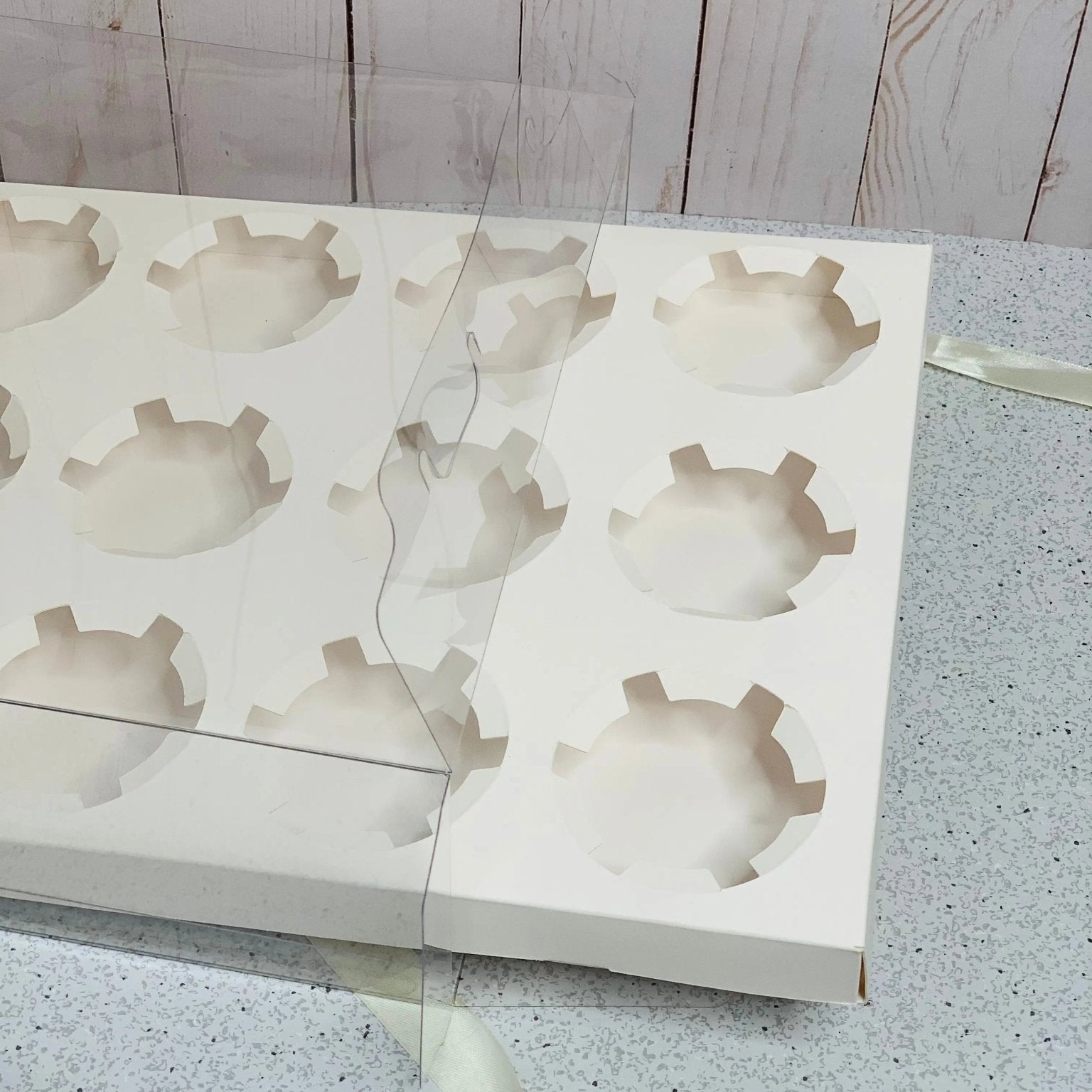Clear Cupcake or Muffin Boxes for 12 Standard Cupcakes with Insert - cupcake12 Cupcake boxes