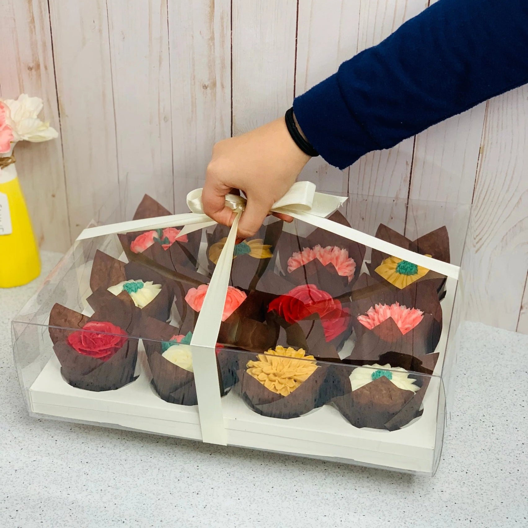 Clear Cupcake or Muffin Boxes for 12 Standard Cupcakes with Insert - Cupcake boxes