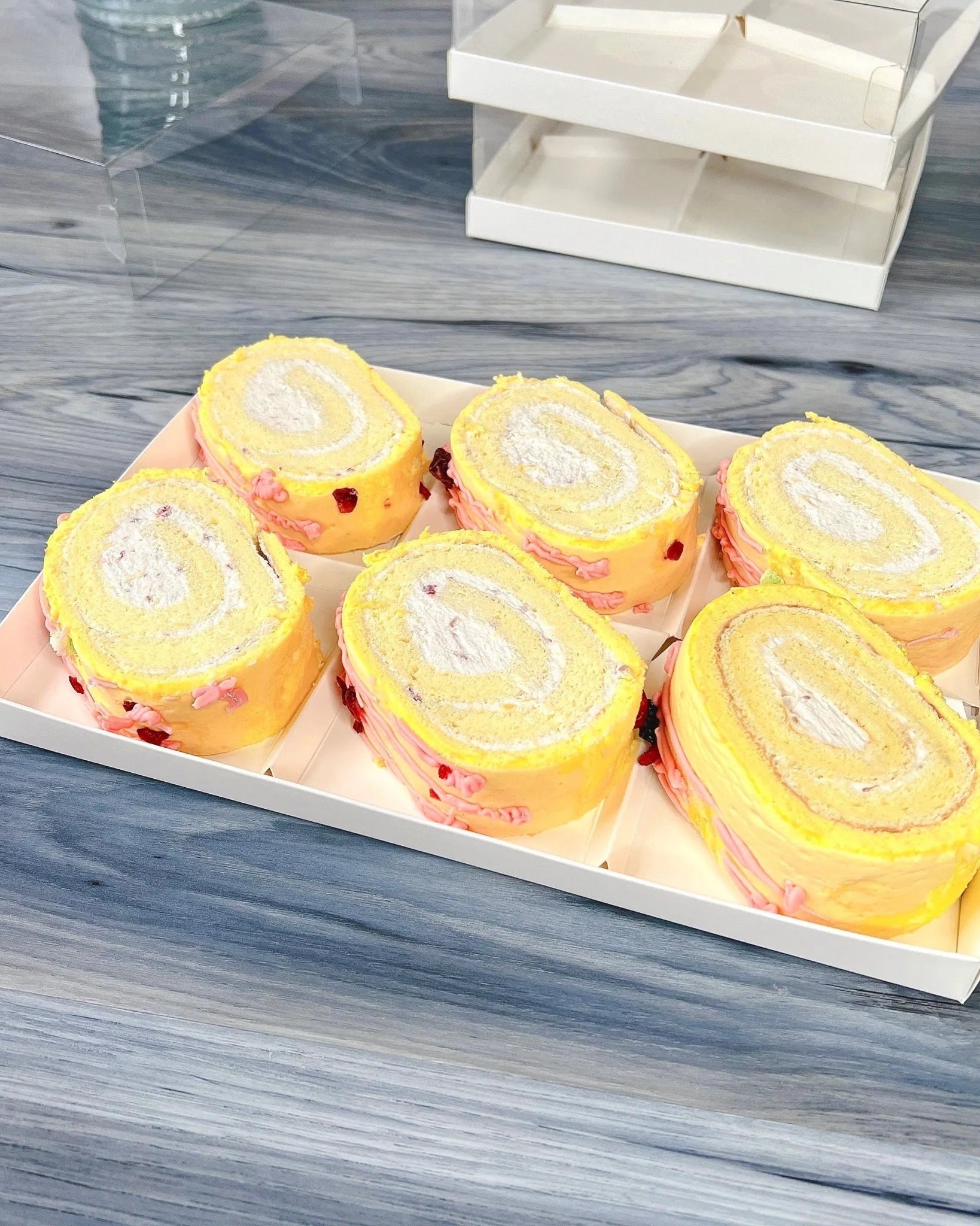 Clear Dessert Boxes With 4, 6 Holes - Donuts Box - Cookie Boxes - D06Sweet Degrees Kitchen