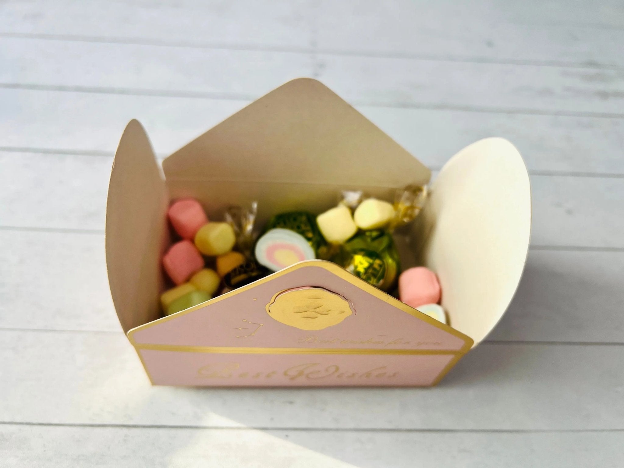 Vintage Wax Seal Envelope Wedding Favor Boxes - 50 Pack Gold Accent Party Favor Boxes for Bridal Shower & Events