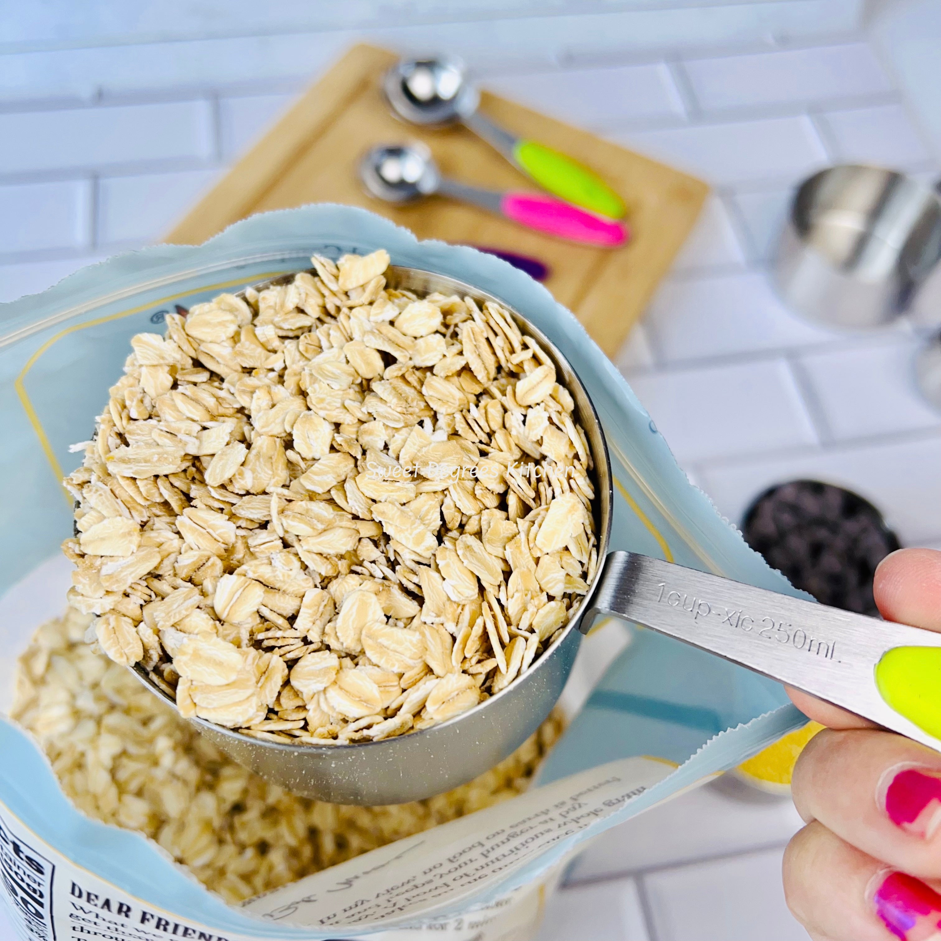 Stainless steel measuring cups and spoons set