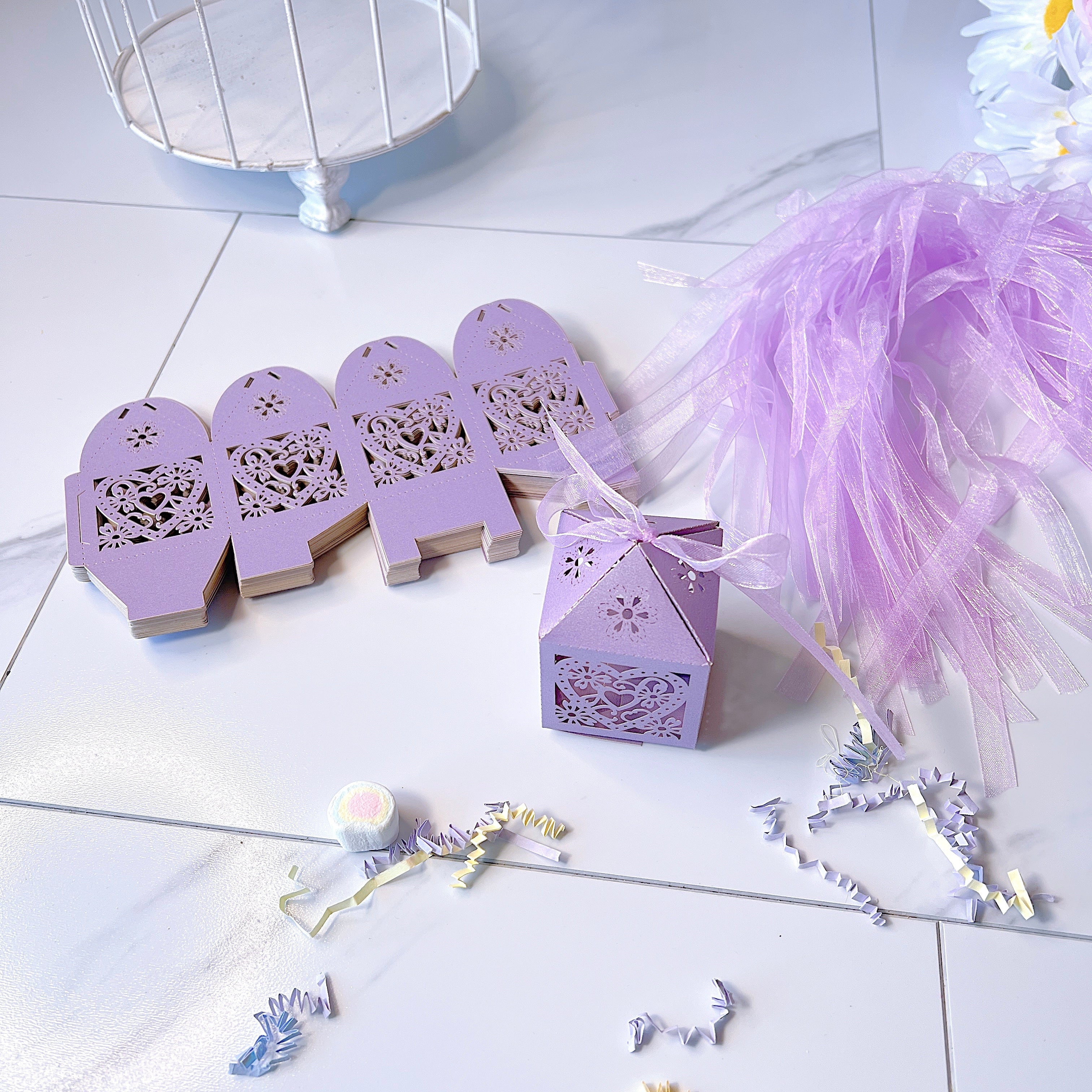 Love Heart Lace Ribbon Wedding Favor Boxes