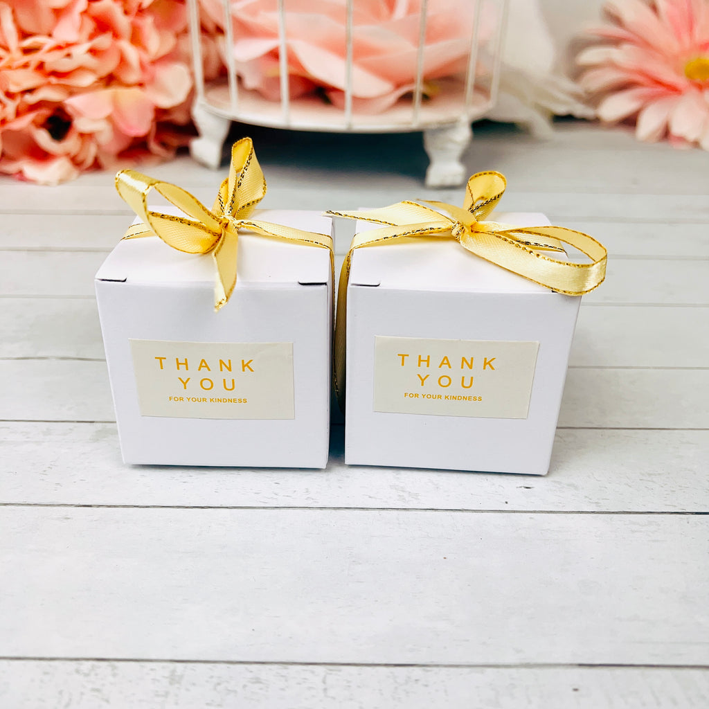 50 Pcs Small Square Clear Wedding Favor Boxes With Gold Edge Ribbon and  Flowers Thank You Stickers Clear Favor Gift Box for Party Events 