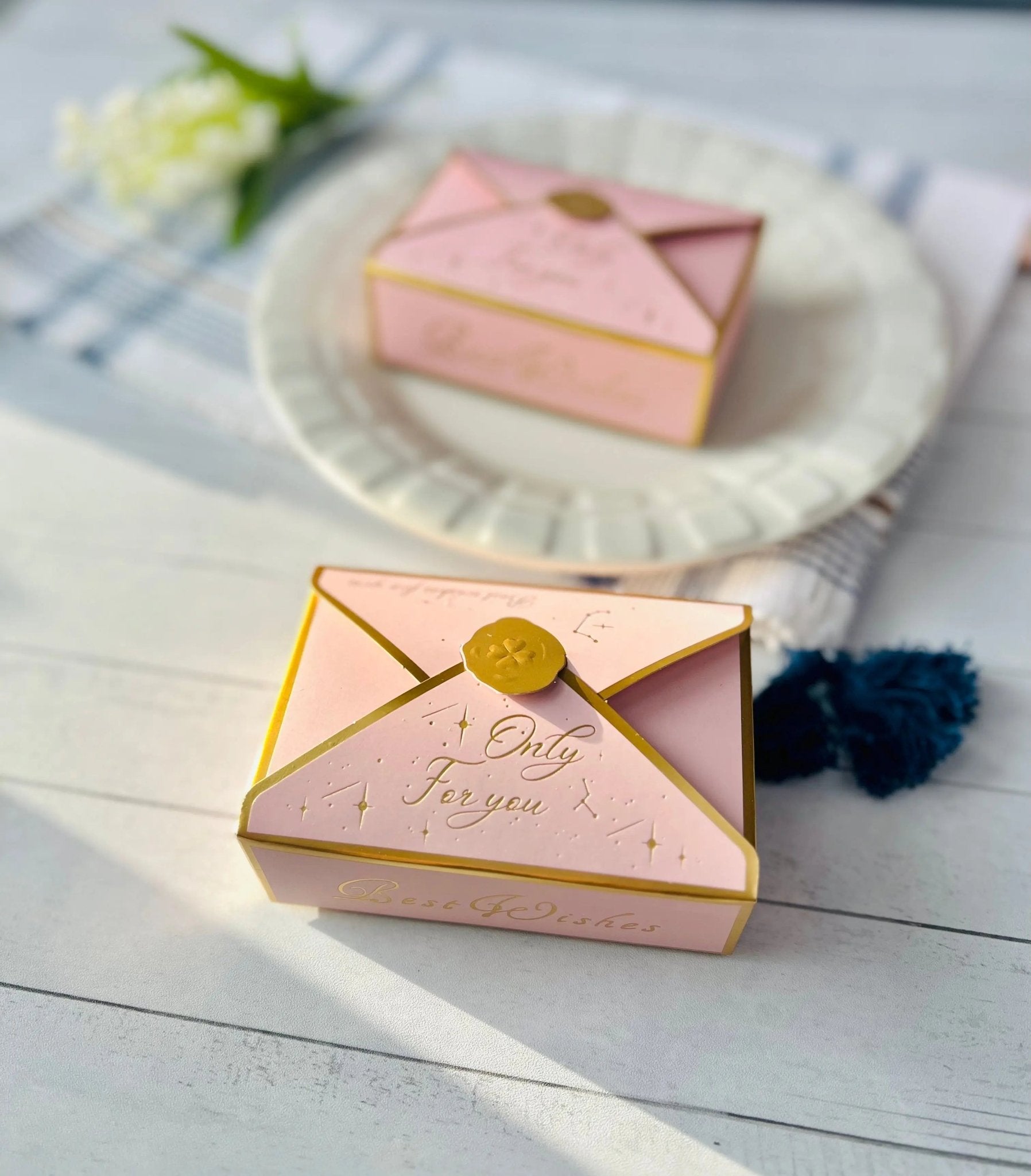 Vintage Wax Seal Envelope Wedding Favor Boxes - 50 Pack Gold Accent Party Favor Boxes for Bridal Shower & Events